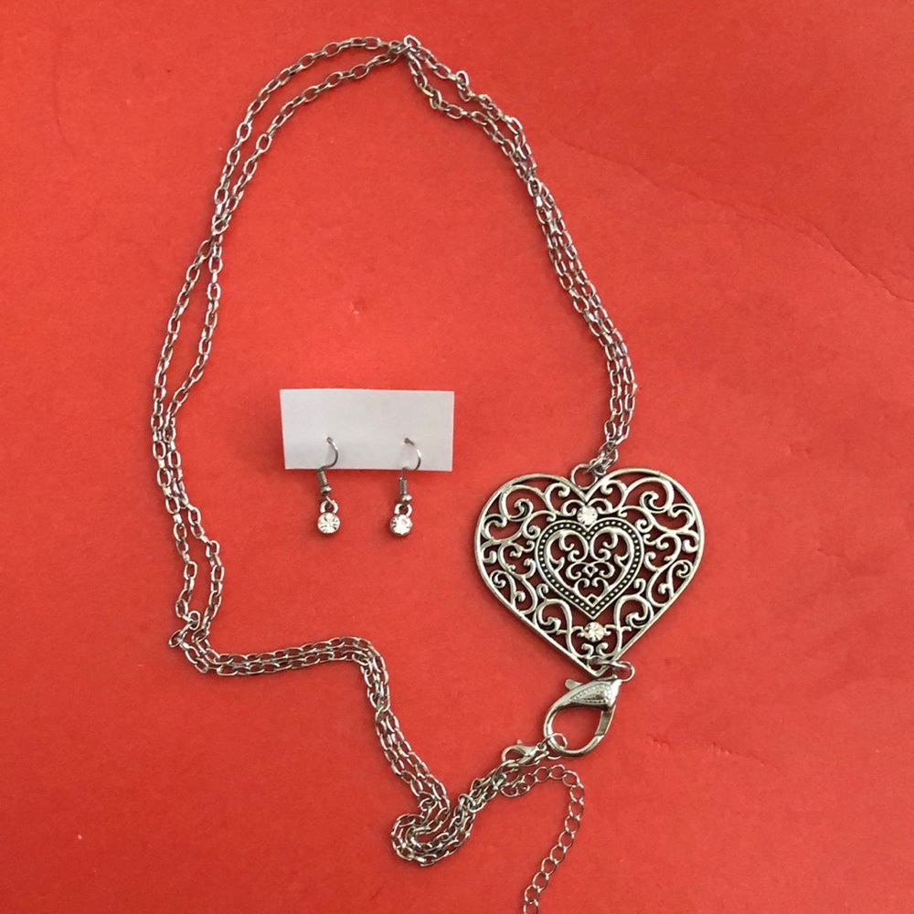 Elegant Silver tone Heart Necklace and Earring Set